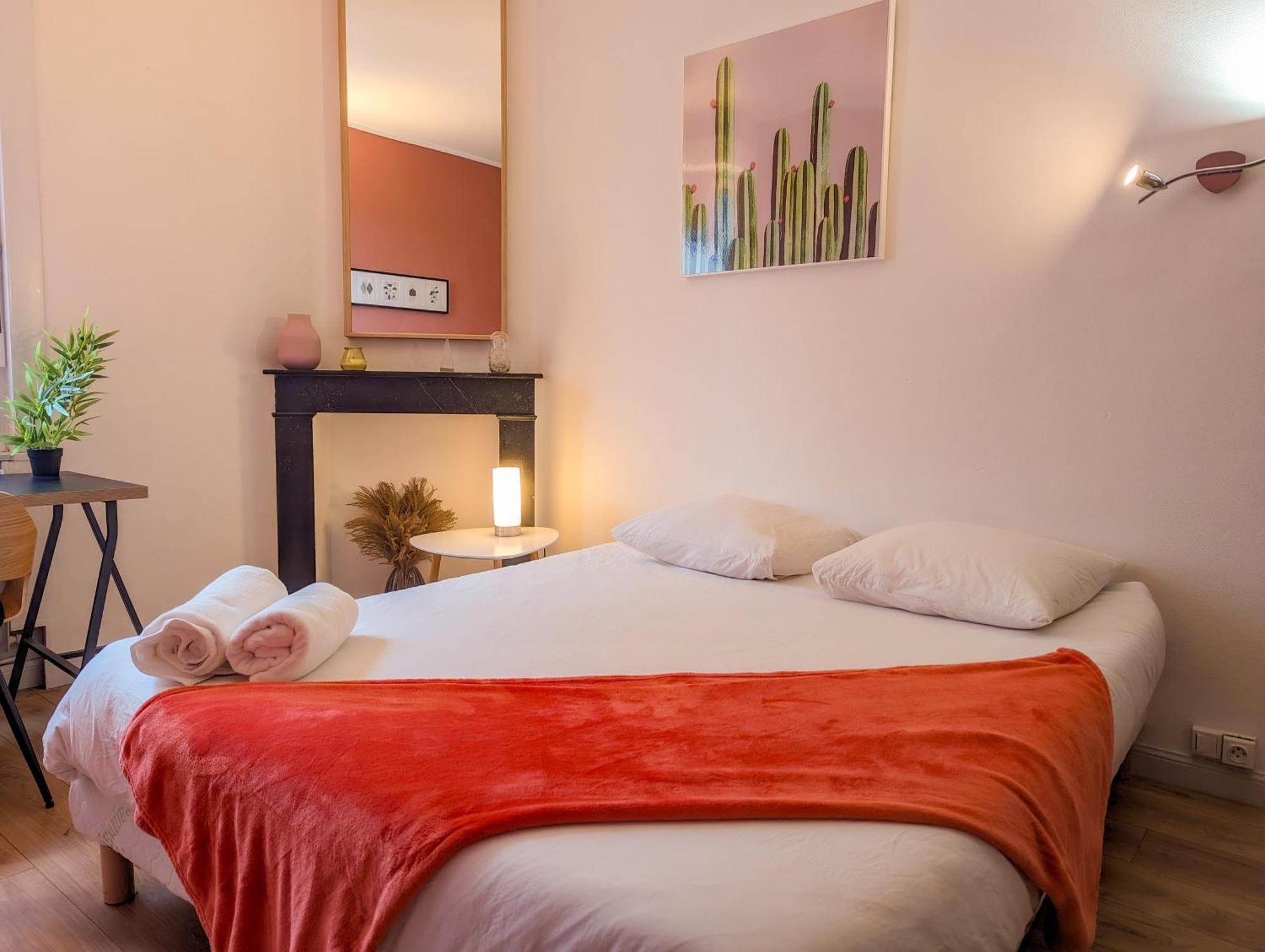 Le Cocon Bleu - Appartement Calme - Parking Gratuit - Fibre アラス エクステリア 写真